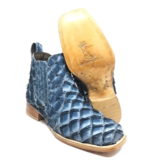 Bota Texana de Couro Legítimo de Pirarucu Light Blue - Cano Curto, Bico Quadrado - Solado de Couro Artesanal