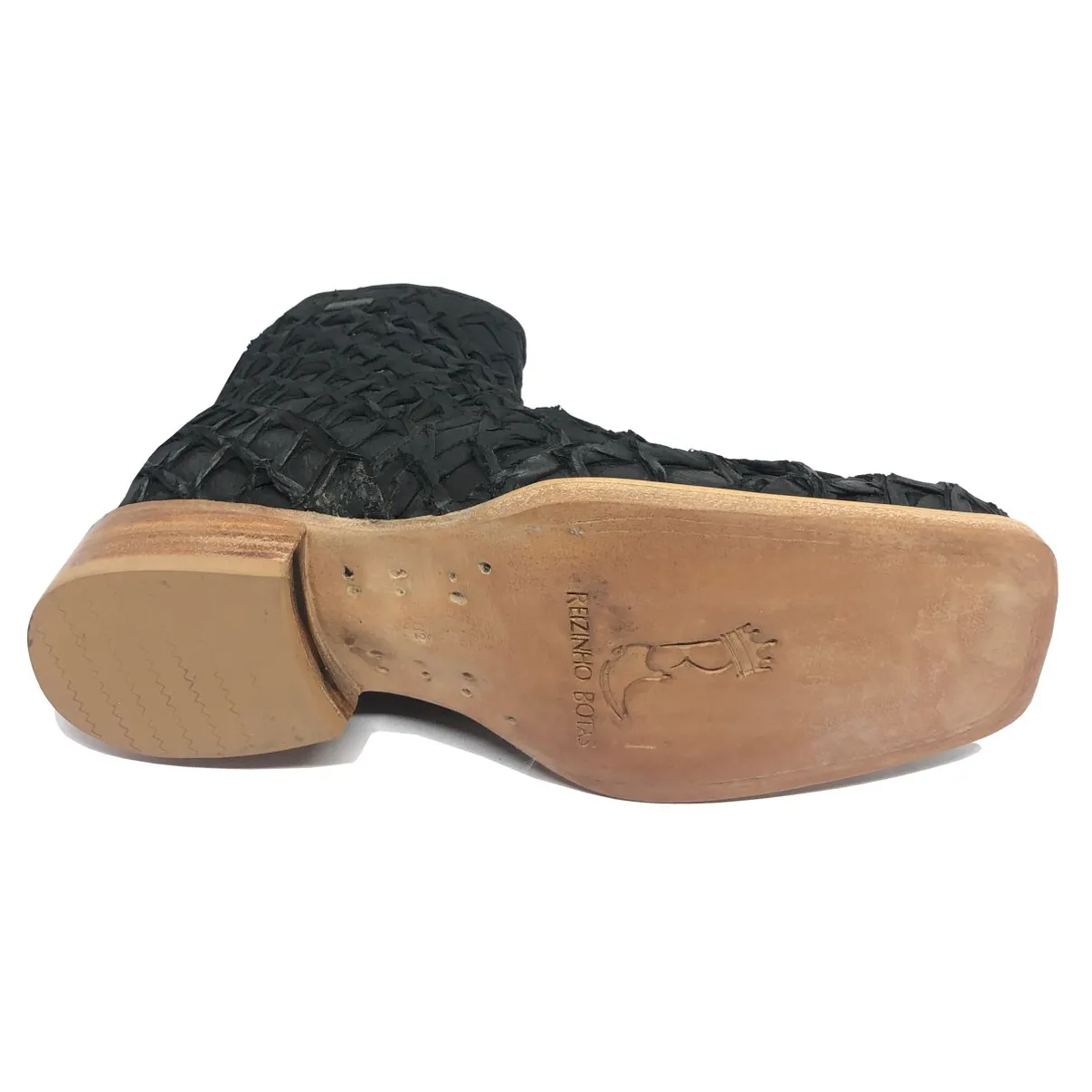 Bota Texana de Couro Legítimo de Pirarucu Preto - Cano Curto, Bico Quadrado - Solado de Couro Artesanal