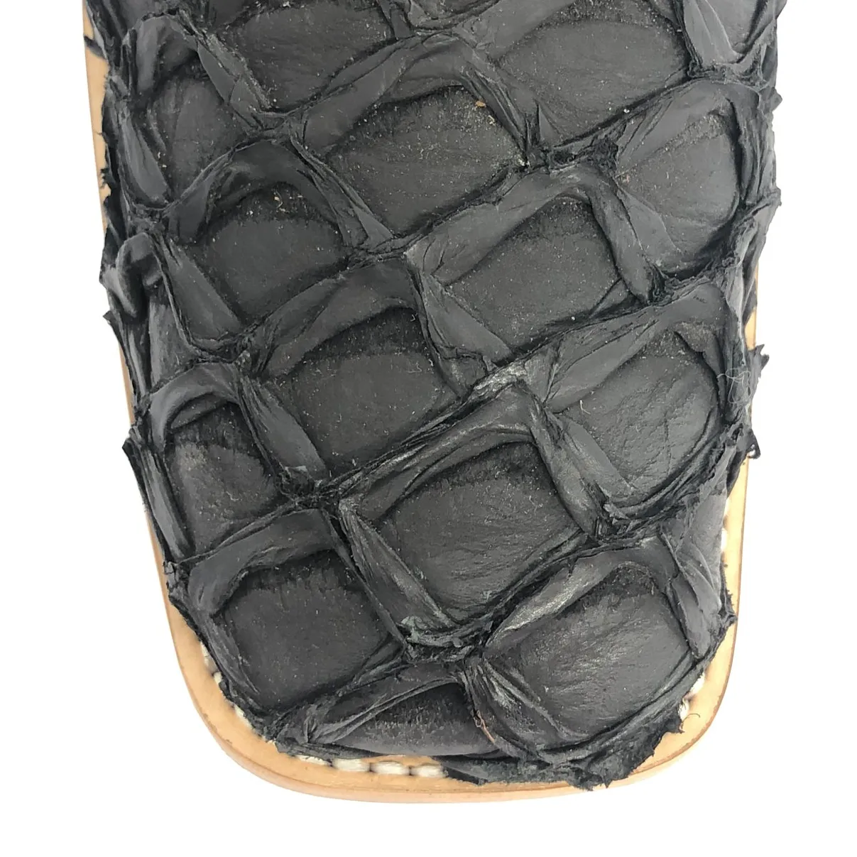 Bota Texana de Couro Legítimo de Pirarucu Preto - Cano Curto, Bico Quadrado - Solado de Couro Artesanal