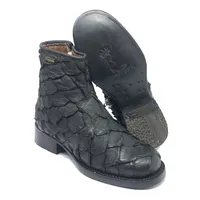 Bota Texana de Couro Legítimo de Pirarucu Preto - Cano Curto, Bico Redondo - Solado de Couro Artesanal - imagem 1