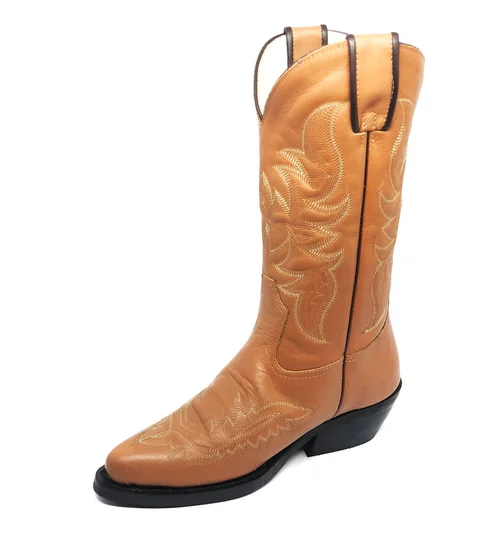 Bota De Couro Bovino Alaranjado - Cano Alto, Bico Fino Arredondado, Solado De Couro Artesanal