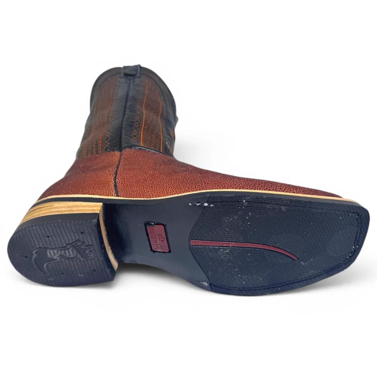 Bota Texana Reizinho Premium de Couro Legítimo de Arraia Evok LIMITED EDITION - Cano Alto, Bico Quadrado - Solado X-Flex
