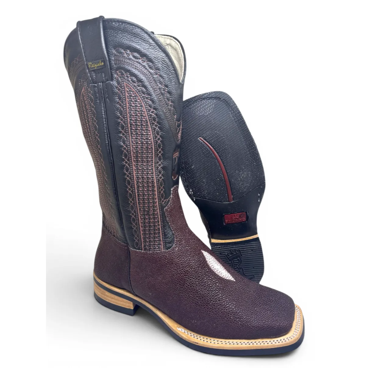 Bota Texana Reizinho Premium de Couro Legítimo de Arraia Marrom Café LIMITED EDITION - Cano Alto, Bico Quadrado - Solado X-Flex Artesanal