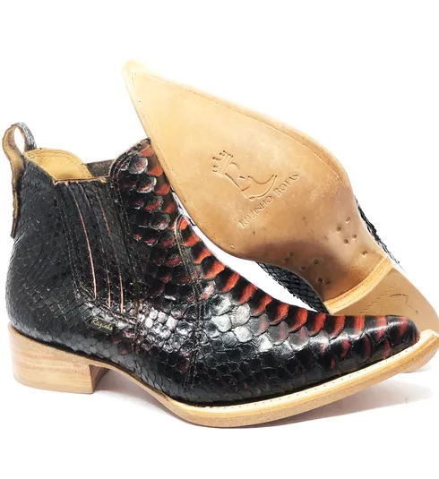 Bota Texana Reizinho Premium de Couro Legítimo de Cobra Python Black Salmon LIMITED EDITION - Cano Curto, Bico Fino - Solado de Couro Artesanal