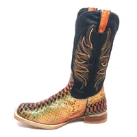 Bota Texana Reizinho Premium de Couro Legítimo de Cobra Python Cassis LIMITED EDITION - Cano Alto, Bico Quadrado - Solado de Couro Artesanal - imagem 2