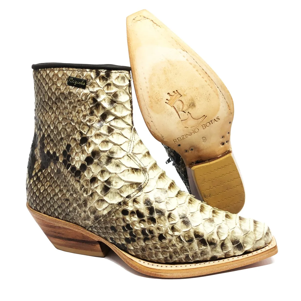 Bota Texana Reizinho Premium de Couro Legítimo de Cobra Python Natural LIMITED EDITION - Cano Curto, Bico Fino Quadradinho - Solado de Couro Artesanal