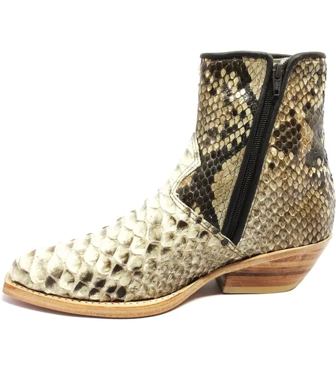 Bota Texana Reizinho Premium de Couro Legítimo de Cobra Python Natural LIMITED EDITION - Cano Curto, Bico Fino Quadradinho - Solado de Couro Artesanal