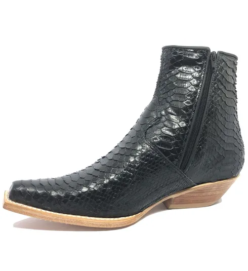 Bota Texana Reizinho Premium de Couro Legítimo de Cobra Python Preta LIMITED EDITION - Cano Curto, Bico Fino Quadradinho - Solado de Couro Artesanal
