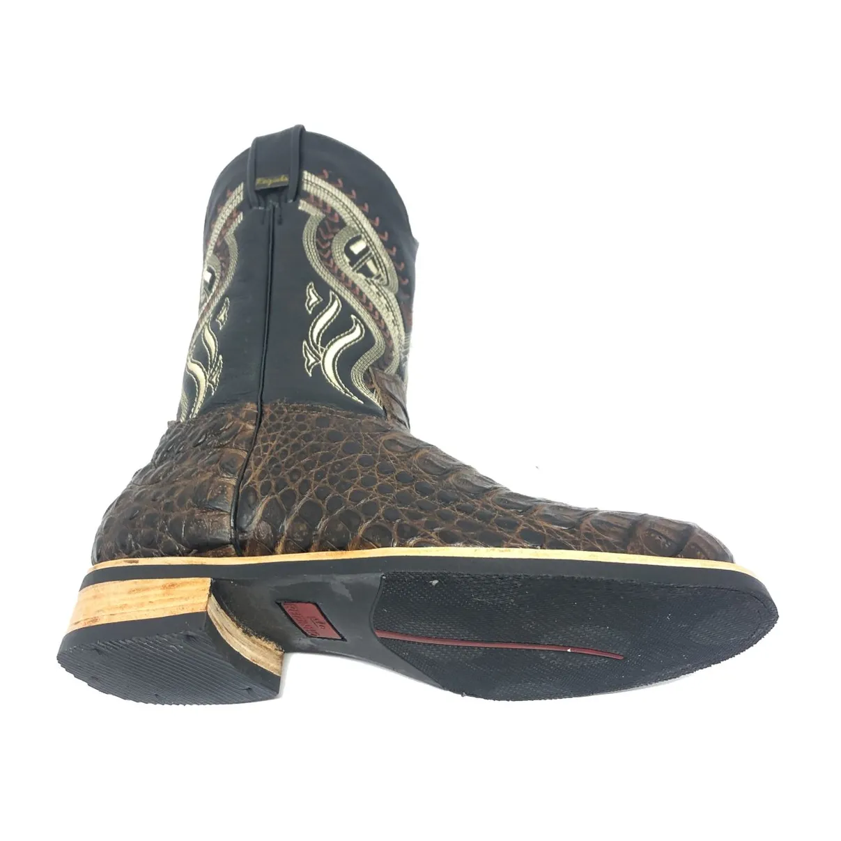 Bota de Couro de Jacaré Marrom - Cano Médio, Bico Redondo, SOLADO X-FLEX ARTESANAL