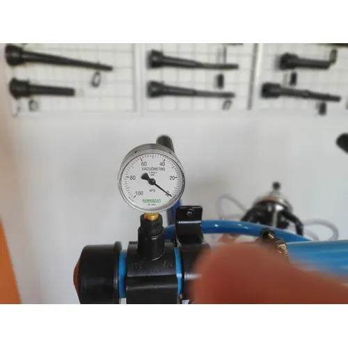 Carrinho para ordenhadeira com 4 entradas para conjuntos