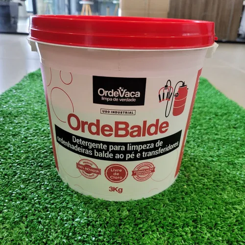 Detergente para limpeza de ordenhadeiras e tranferidores