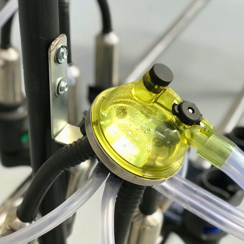 Suporte Para Conjunto De Ordenha Em Contenção Universal