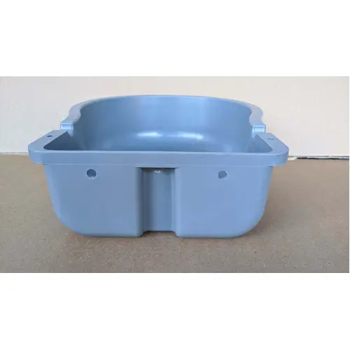 Comedouro Bovino Ou Suino 4 Lts Com Furação Para Parede