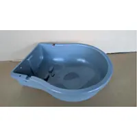 Comedouro Bovino Ou Suino 4 Lts Com Furação Para Parede - imagem 4