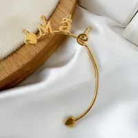 Piercing Ear Cuff Folheado a Ouro 18k Escrita Mãe - imagem 1