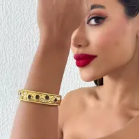 Bracelete Semi Joia Martelado Com Ponto de Luz e Resina - imagem 1