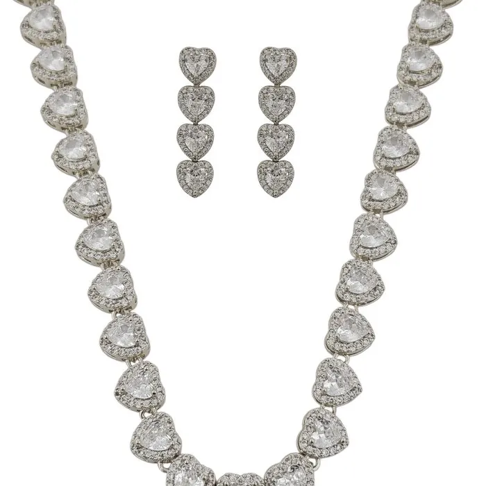 Conjunto Colar e Brinco Folheado a Ouro 18k e Prata Coração Cravejado em Microzircônias