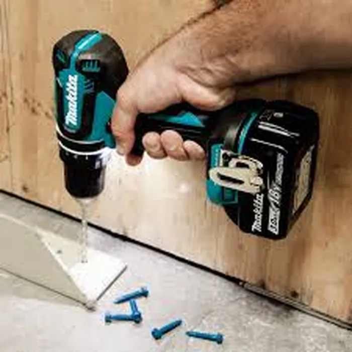 Furadeira E Parafusadeira De Impacto A Bateria 18V DHP485 Makita