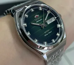 Orient 3 Estrelas Automático Heritage YN6SS014 Verde - imagem 5