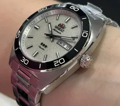 Orient 3 Estrelas Automático Elegance YN6SS017 branco - imagem 3