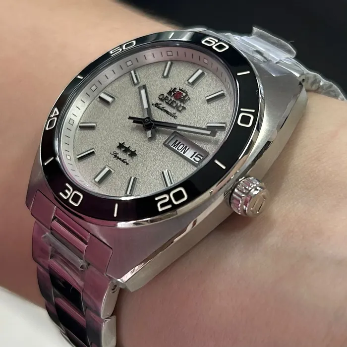 Orient 3 Estrelas Automático Elegance YN6SS017 branco