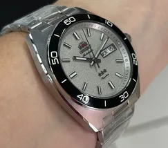 Orient 3 Estrelas Automático Elegance YN6SS017 branco - imagem 5