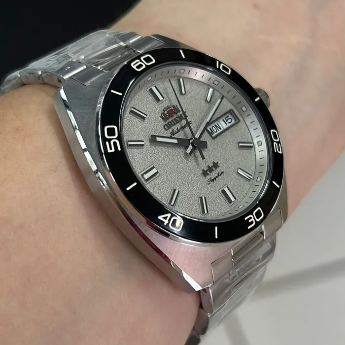 Orient 3 Estrelas Automático Elegance YN6SS017 branco