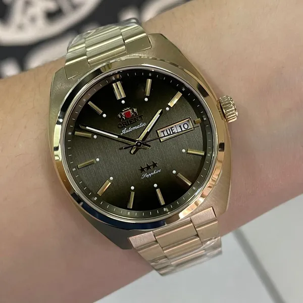 Orient 3 Estrelas Automático Heritage Dourado YN6GG001 verde