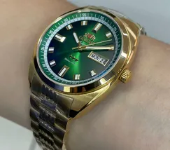 Orient 3 Estrelas Automático Heritage Dourado YN6GG004 Verde - imagem 3