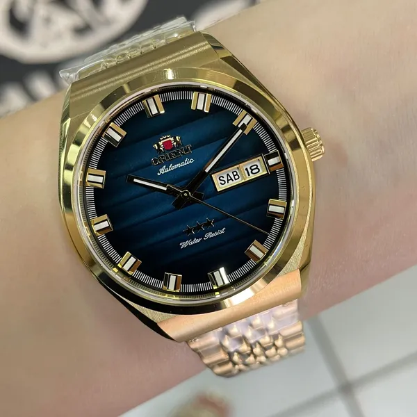 Orient 3 Estrelas Automático Heritage Dourado YN6GG014 azul