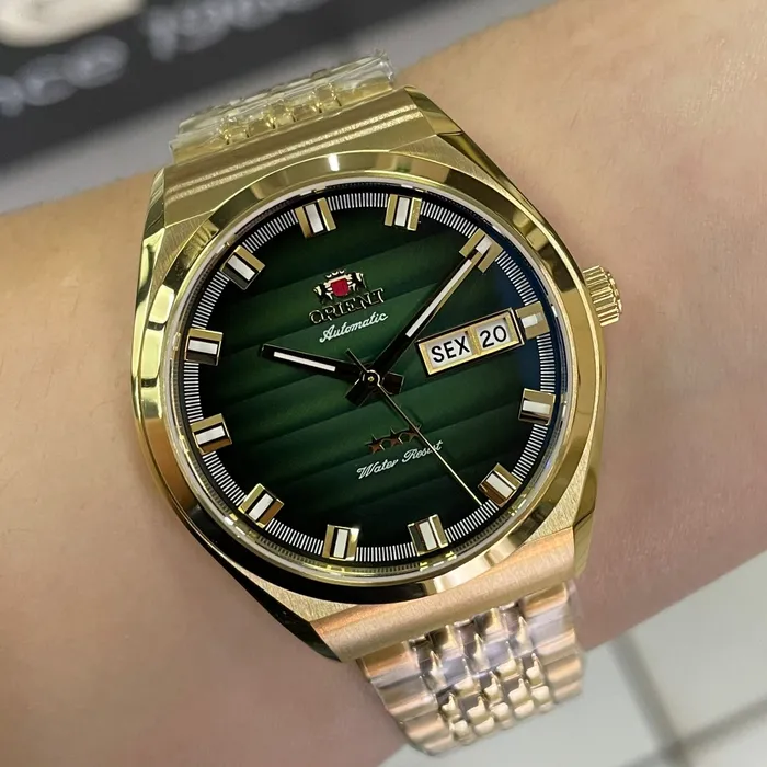 Orient 3 Estrelas Automático Heritage Dourado YN6GG014 verde