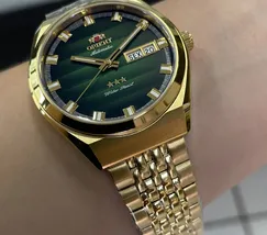 Orient 3 Estrelas Automático Heritage Dourado YN6GG014 verde - imagem 3