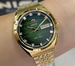 Orient 3 Estrelas Automático Heritage Dourado YN6GG014 verde - imagem 1