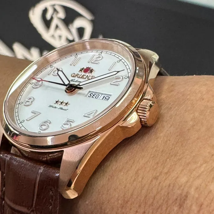 Orient 3 Estrelas Automático Elegance Rose Gold YN6RC006 Branco