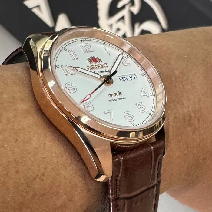 Orient 3 Estrelas Automático Elegance Rose Gold YN6RC006 Branco