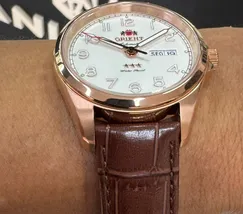 Orient 3 Estrelas Automático Elegance Rose Gold YN6RC006 Branco - imagem 4