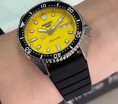 Seiko 5 Sports Automático SKX series SRPL87B1 Amarelo - imagem 5