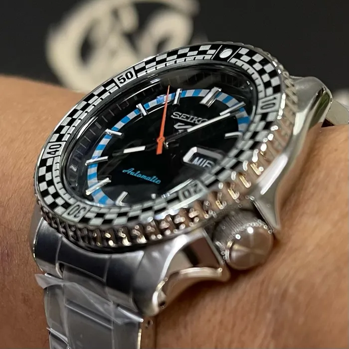 Seiko 5 Sports Automático checker flag SRPK67B1 Special Edition