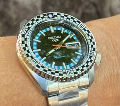 Seiko 5 Sports Automático checker flag SRPK67B1 Special Edition - imagem 5