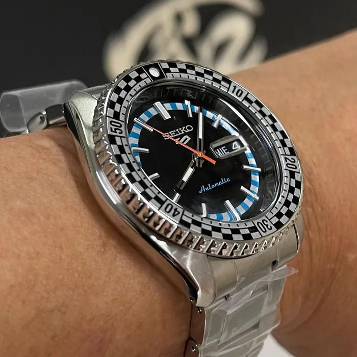 Seiko 5 Sports Automático checker flag SRPK67B1 Special Edition