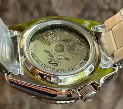 Seiko 5 Sports Automático checker flag SRPK67B1 Special Edition - imagem 7