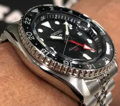 Seiko 5 Sports Automático SKX Series GMT SSK001 Bruce Wayne - imagem 3