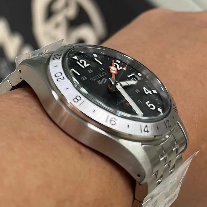 Seiko 5 Sports Automático Field Series GMT SSK023 preto