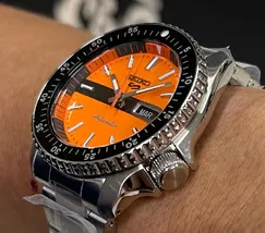 Seiko 5 Sports Automático SKX Series Double Hurricane SRPK11 Laranja - imagem 3
