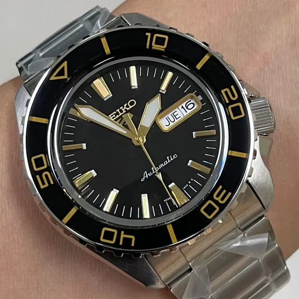 Seiko 5 Sports Automático SKX Series 55 Fathoms SRPK99 preto