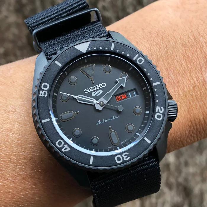 SEIKO 5 Sports Automático SKX series Stealth SRPD79 preto