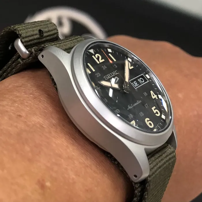 Seiko 5 Sports Automático Field Series Reduce SRPJ85 preto NATO