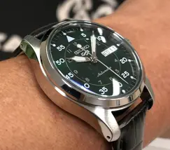 Seiko 5 Sports Automático Field Series Reduce SRPJ89 verde Couro - imagem 4