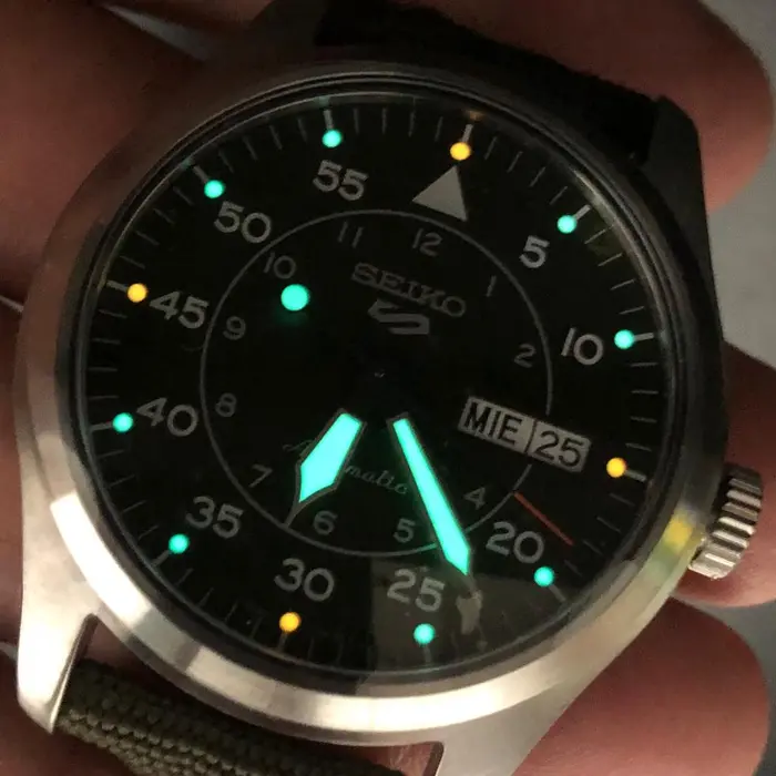Seiko 5 Sports Automático Field Series SRPH29 verde