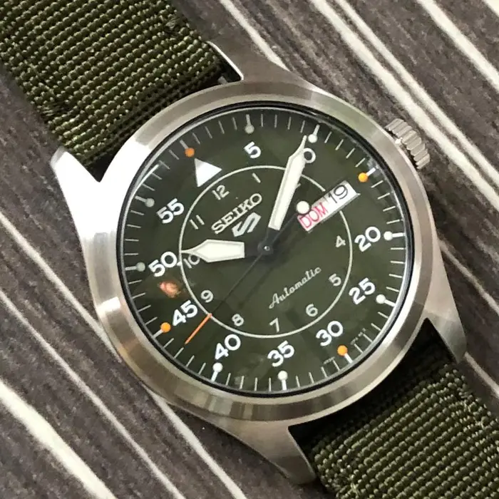 Seiko 5 Sports Automático Field Series SRPH29 verde